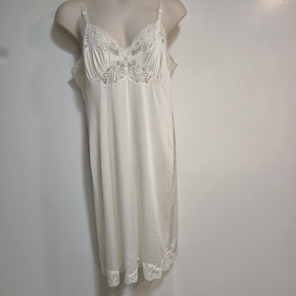 SHADOWLINE Size 40 White Full Slip Dress Silky Nylon Y2K Lace Trim Lingerie